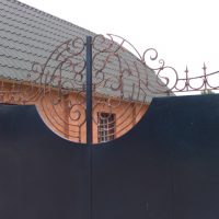 Распашные ворота с ковкой Пример 1